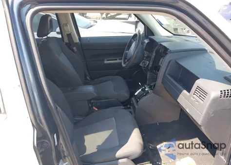 2008 Jeep Patriot Sport from USA, damaged, VIN 1J8FT28W68D622802